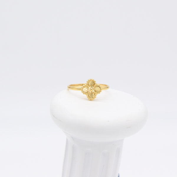 18K Clover Ring