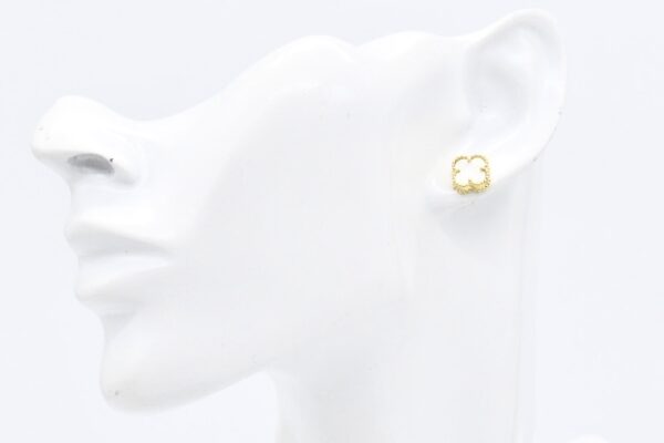 18K Mother of Pearls Clover Earrings