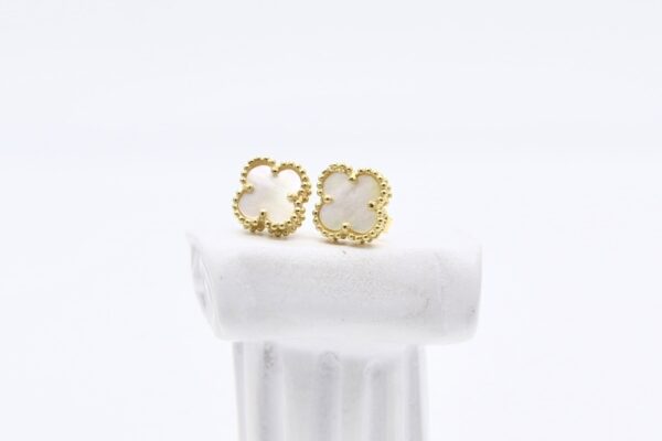 18K Mother of Pearls Clover Earrings - Image 3