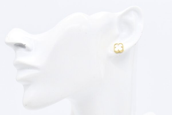 18K Mother of Pearls Clover Earrings - Image 2