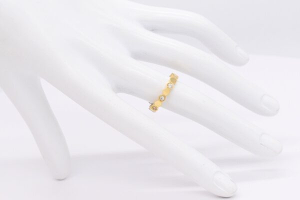 18K Honeycomb with CZ Stones - Image 2