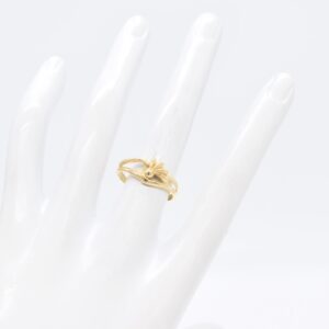 18K Clam Designed Ring