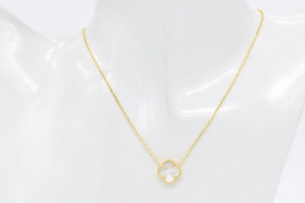 18K Centered MOP Clover Necklace 12mm