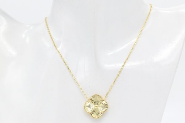 18K 19 mm Clover Necklace