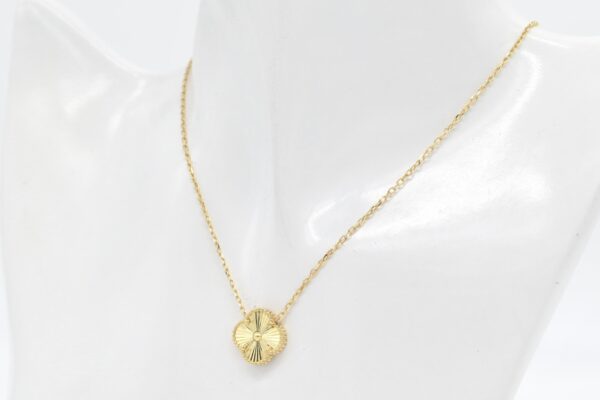 18K Centered Clover Necklace 14mm