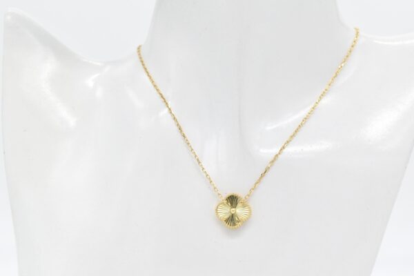 18K Centered Clover Necklace 14mm - Image 2