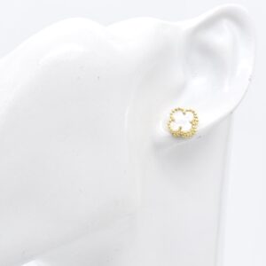 (J.C) 18K White MOP 10.5mm Clover Earrings