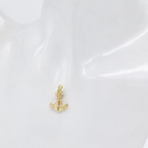 18K Yellow Gold Rope-Twirling Anchor Pendant — 20 x 13 mm