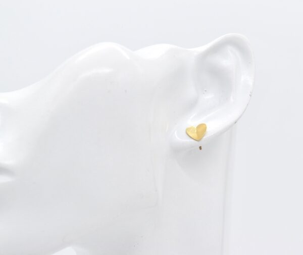 18K Yellow Gold Plain Heart Screw Earrings — 8 mm