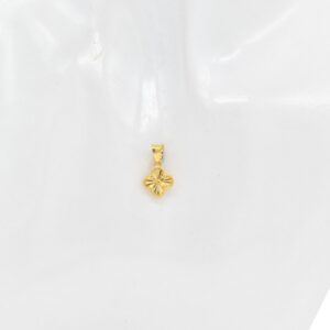 21K 10.5 mm Clover Pendant