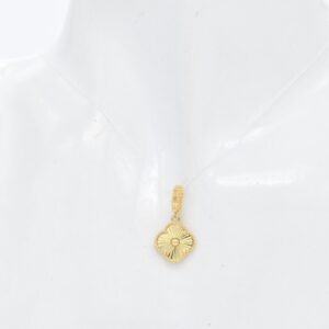 18K 14 mm Clover Pendant