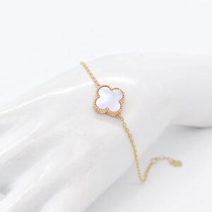18K 15 mm Pinkish White MOP Clover Bracelet