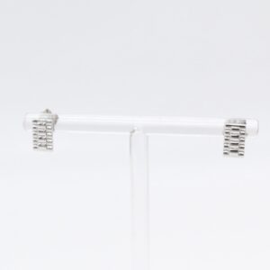 18K White Gold R‑Style Link Earrings — 6 x 9 mm