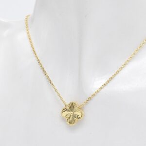 18K 15 mm Clover Necklace