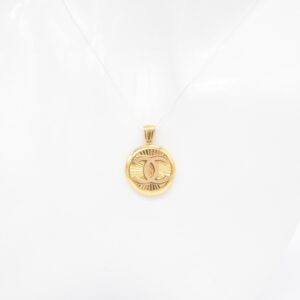21K Interlocking C Medallion Pendant (19mm)