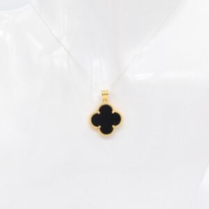 21K Black Onyx Clover Pendant (18mm)