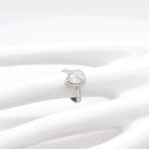 18K Pear-Shaped Natural Diamond Ring