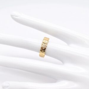 18K Heartleaf Ring with CZ Stones