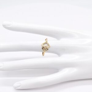 18K Intertwined Diamond-Shaped Ring
