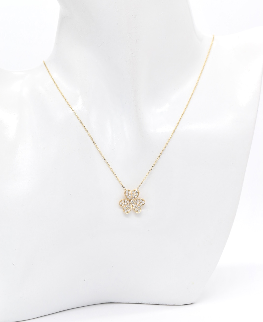18K Irish Clover Natural Diamond Necklace
