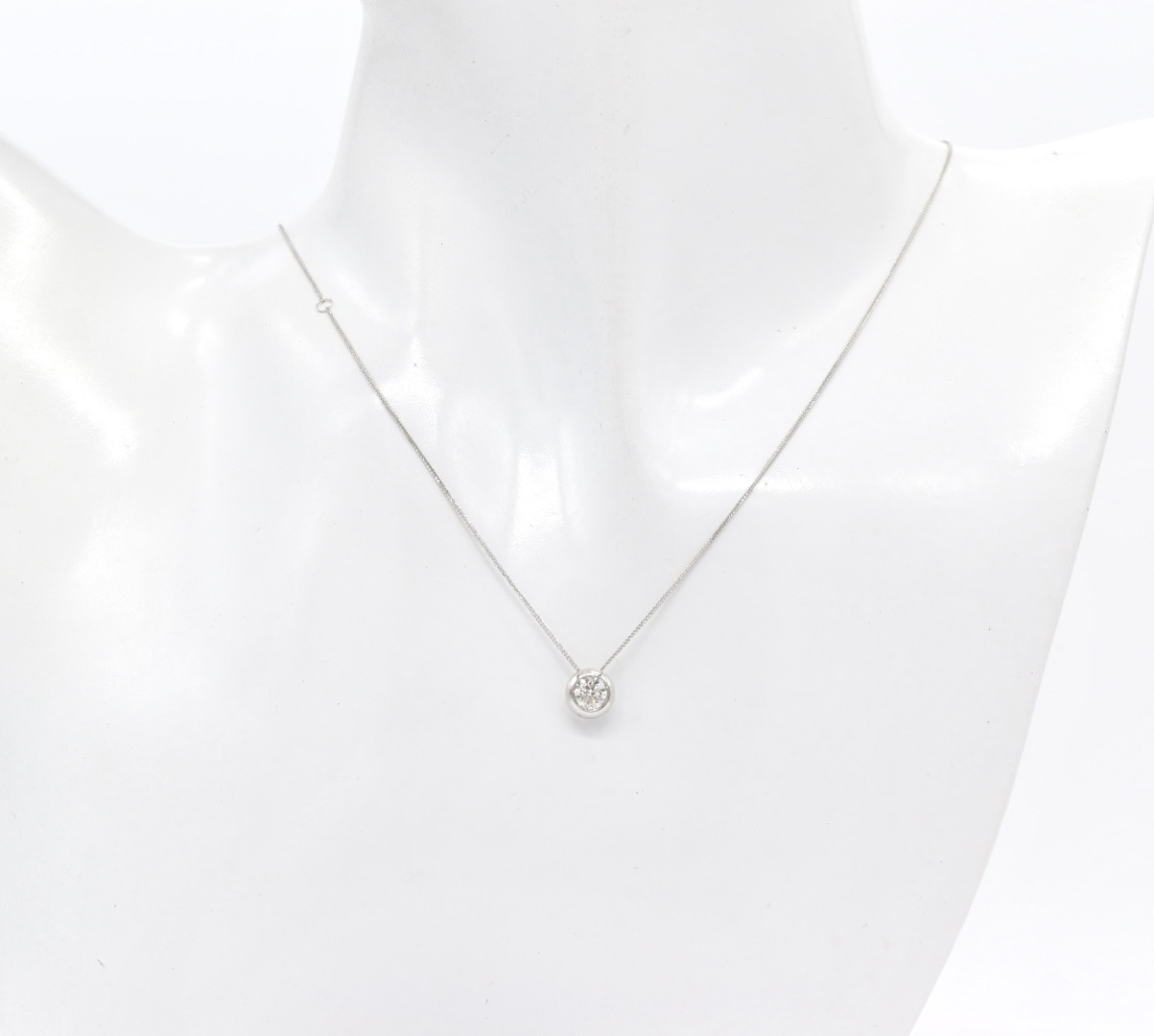 18K WG 0.33ct Natural Round Diamond Necklace - Image 2