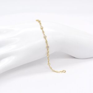 18K Station Round Diamond with Interlocking Link Bracelet